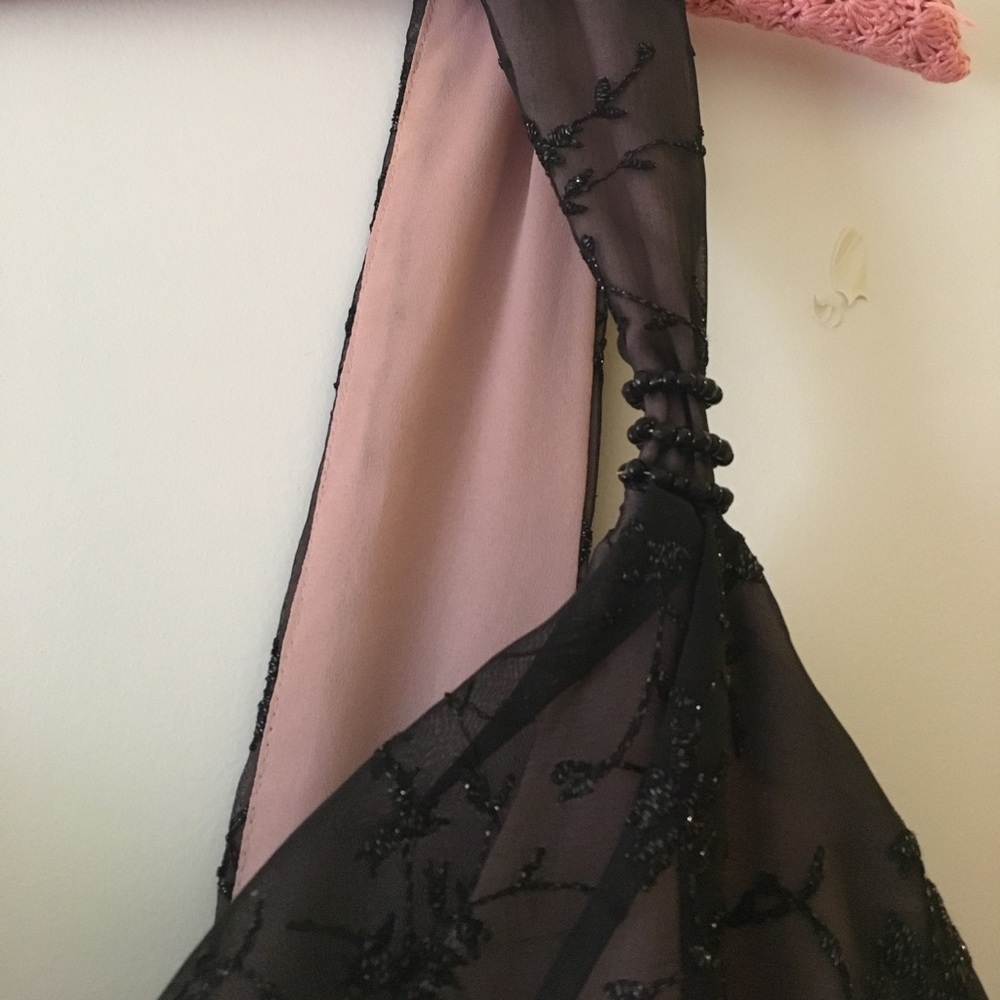 The Perfect little black dress - Picture 2 of 7