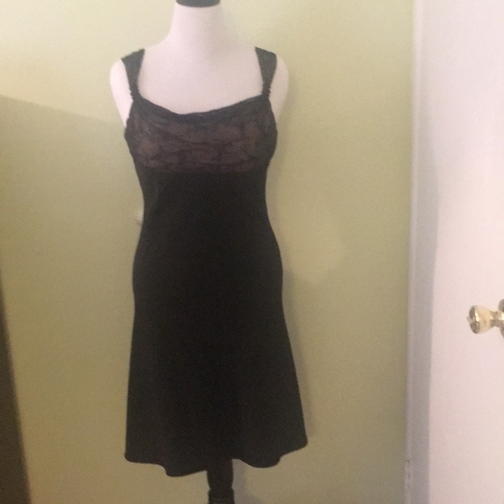 The Perfect little black dress - Picture 1 of 7
