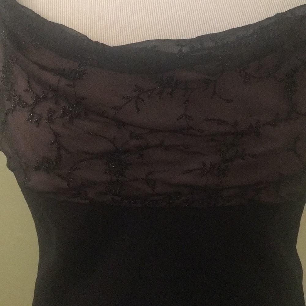 The Perfect little black dress - Picture 3 of 7