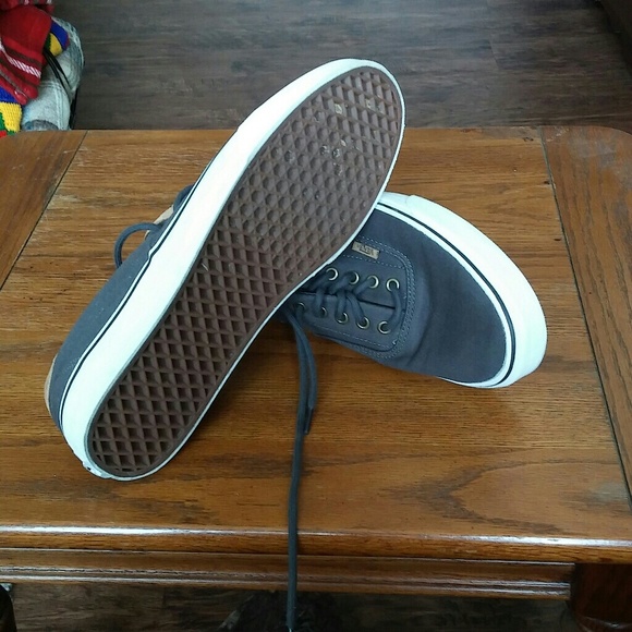 Vans shoes - Picture 2 of 3