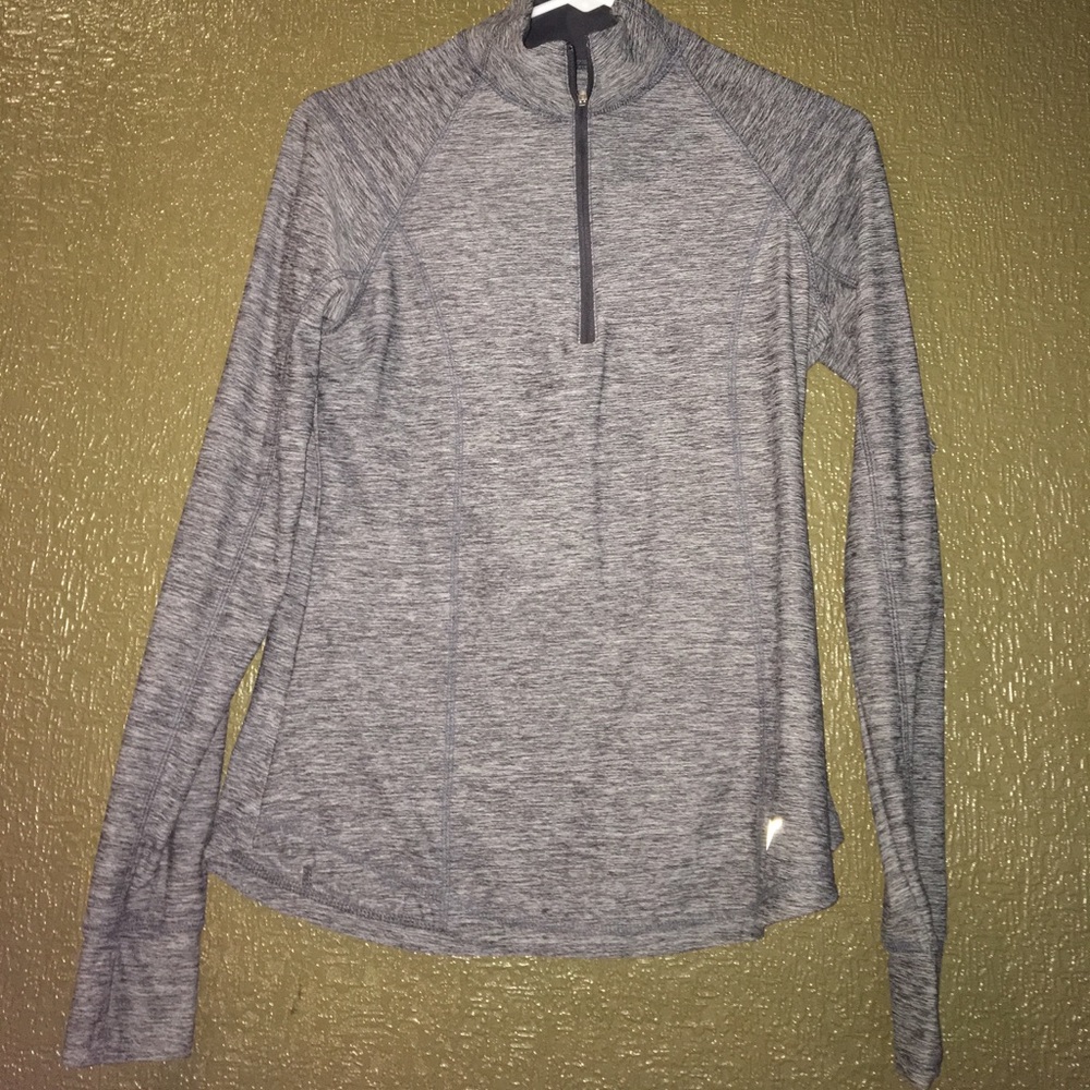 Fitted long sleeve
