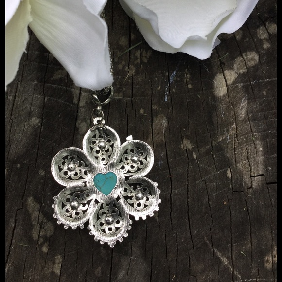 ⚜️Turquoise Pendant Necklace-Flower⚜️ - Picture 2 of 5