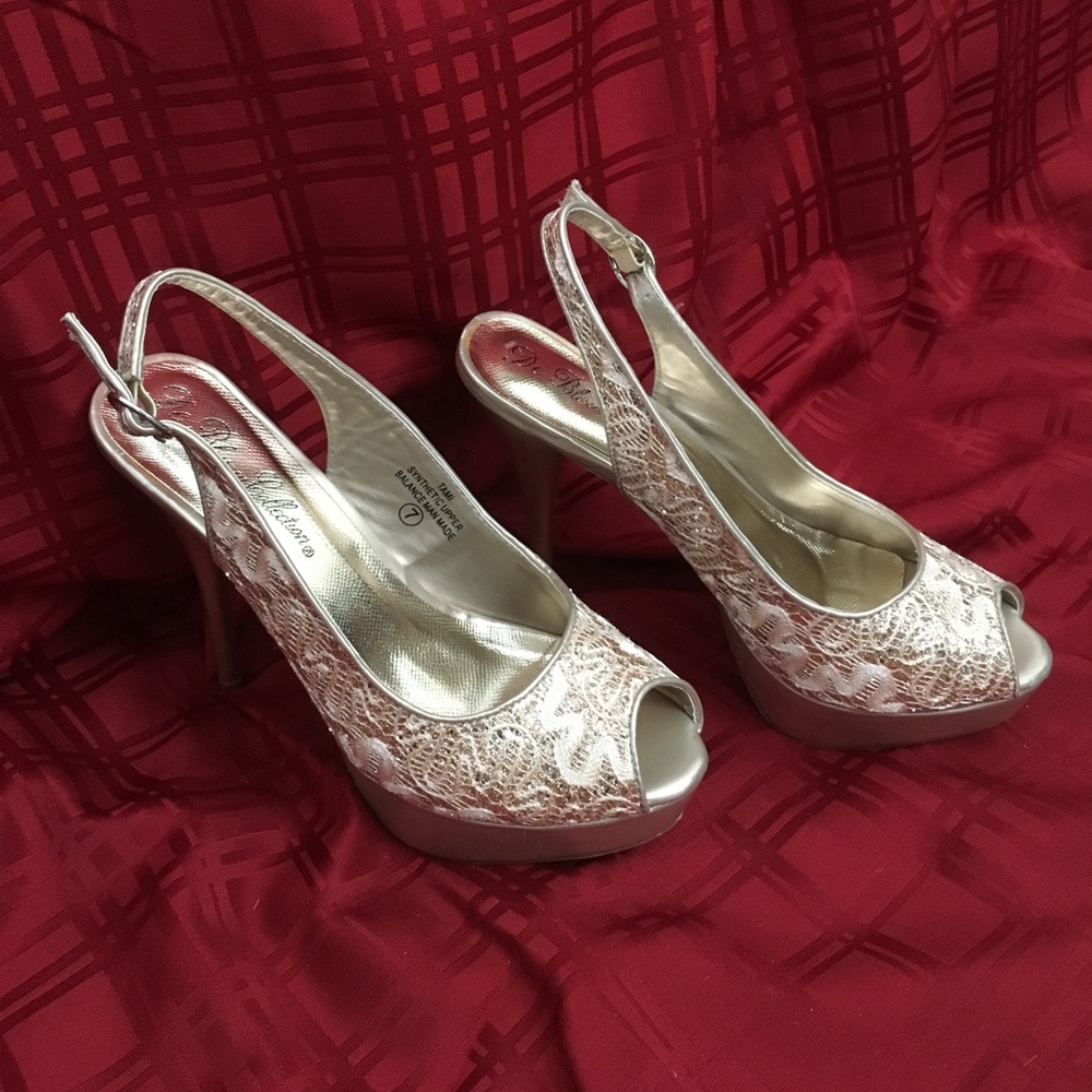5 1/2" De Blossom Collection Gold Heels