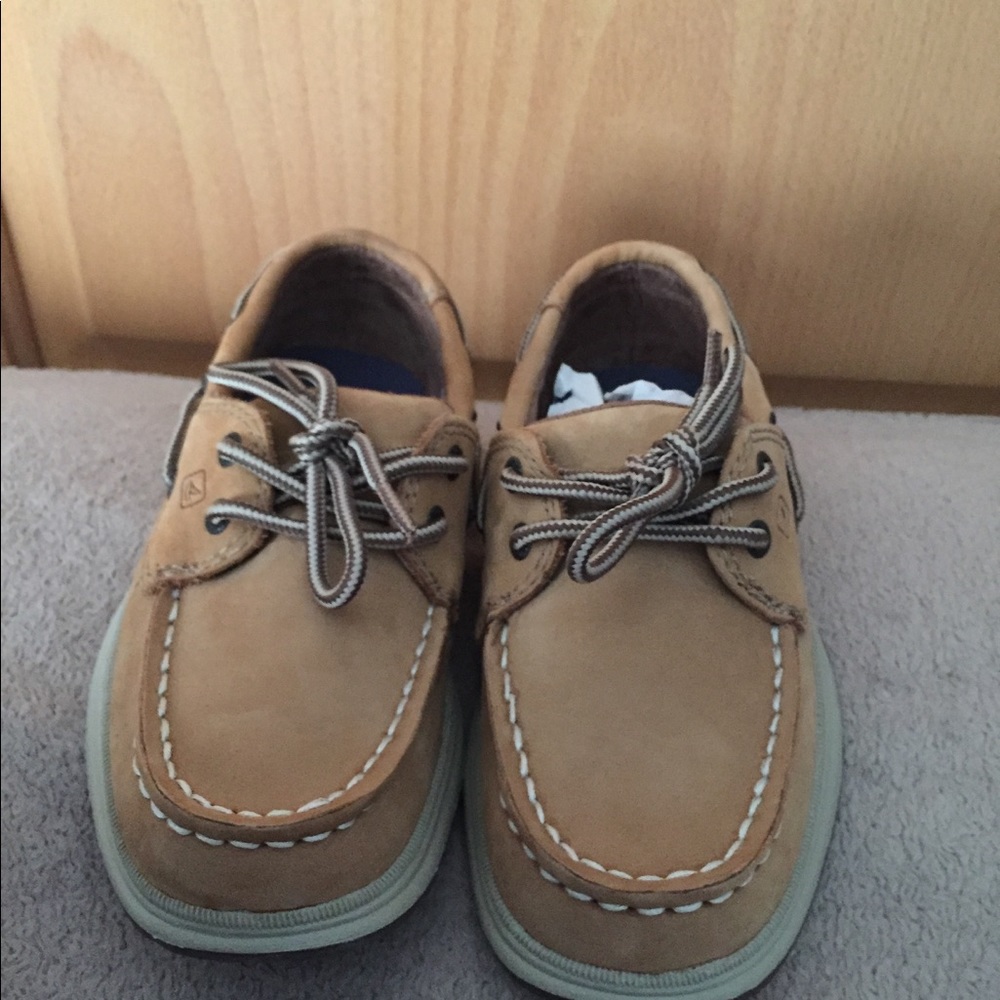 Boy sperry