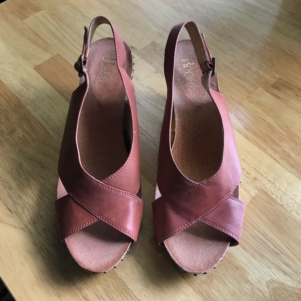 Reba Wedges - Picture 2 of 3