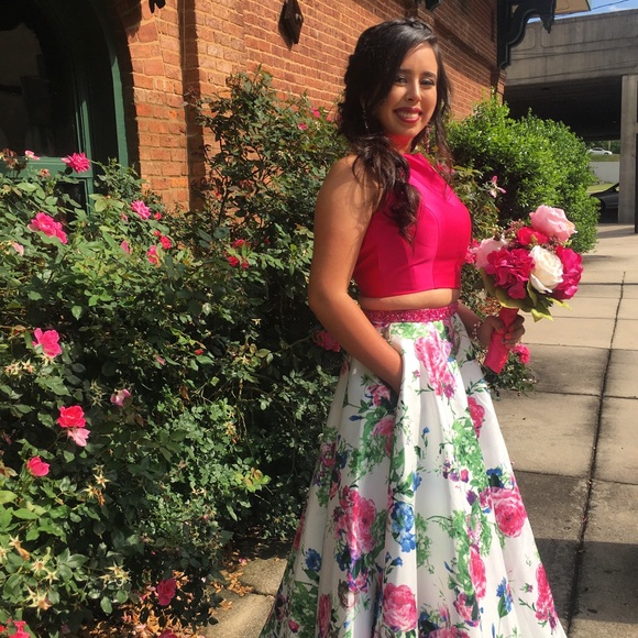 PROM DRESS - Picture 4 of 4