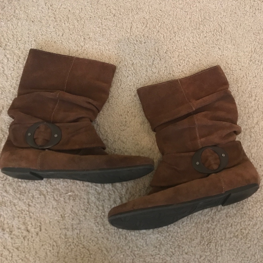 brown boots