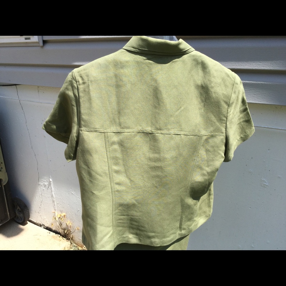 Women Suit - Picture 2 of 6