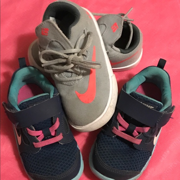 2 Pairs of NIKE sneakers | TODDLER GIRL SIZE 7 - Picture 2 of 8