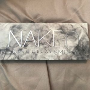 URBAN DECAY - Naked Smoky eyeshadow palette - NEW