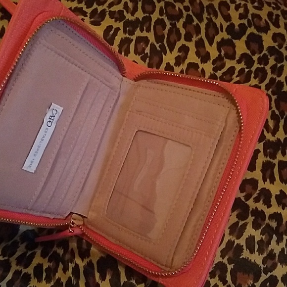 Purse - Picture 3 of 4