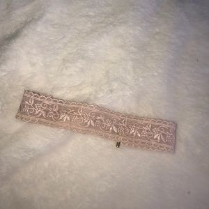 Lace choker
