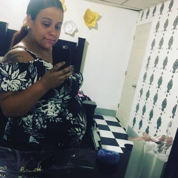 Meet your Posher, Shelsy - Picture 1 of 1