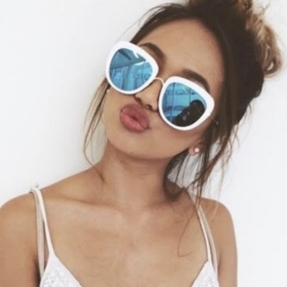 Large frame, mirror, sun glasses - Picture 2 of 2