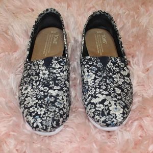 Toms Navy Floral Classic Slip On Shoes Size 8