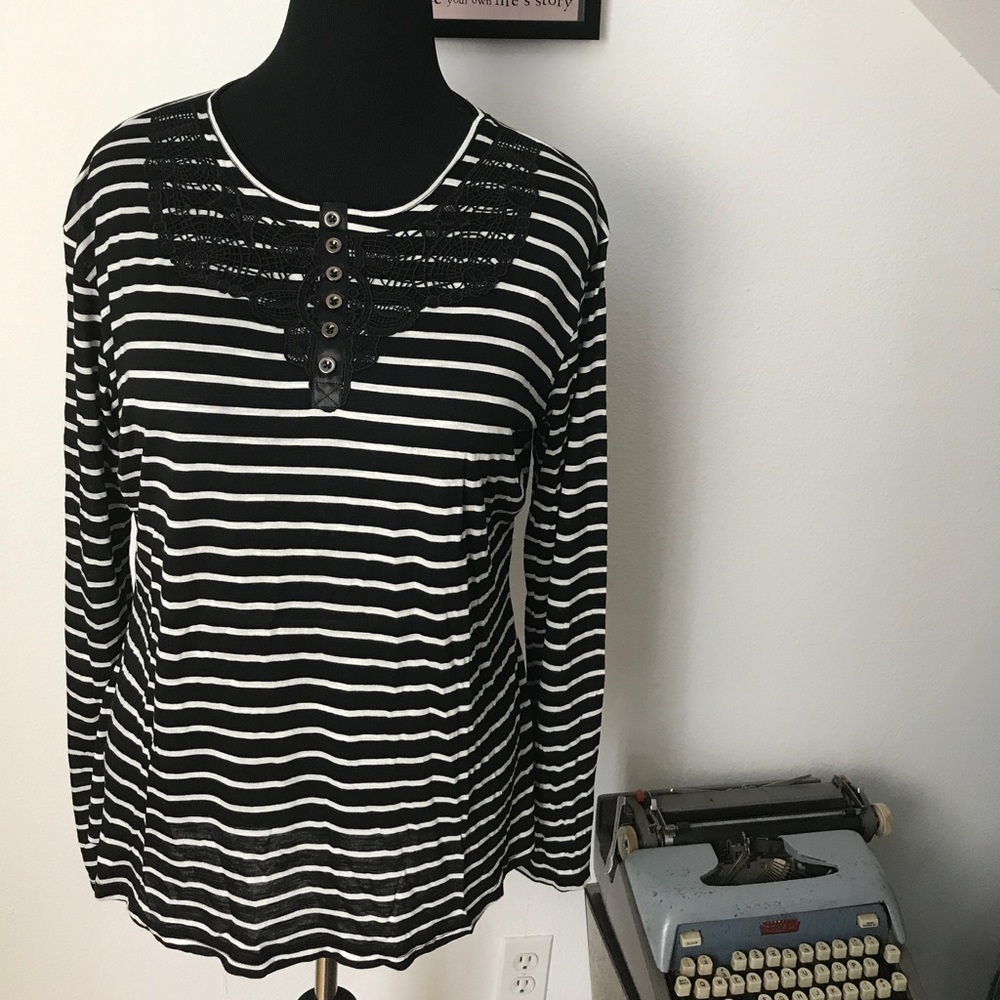 BNWT Esperanza Black and White L/S Tee