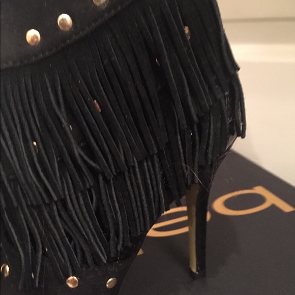 Sale🌹🌹Bebe ankle fringe boots gold trim. - Picture 4 of 6