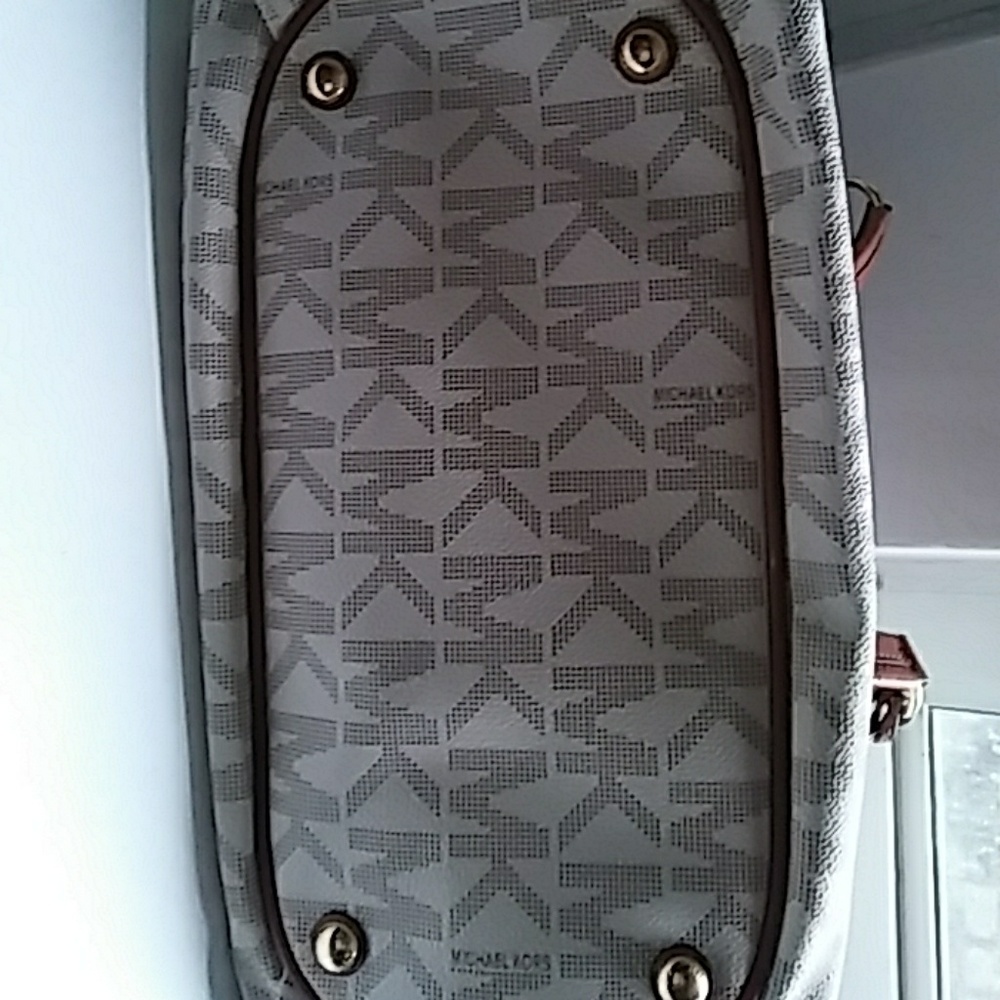 Handbag - Picture 4 of 4