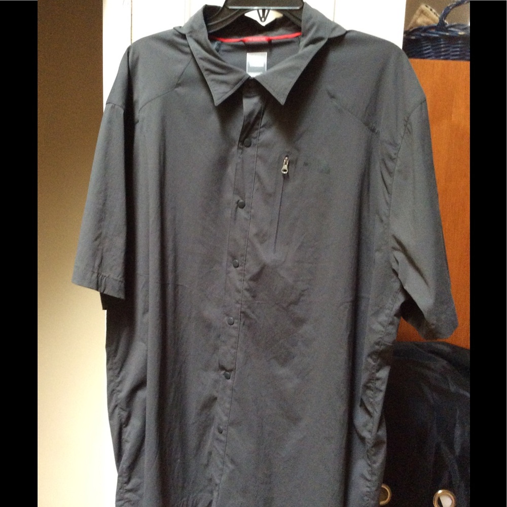 Northface charcoal short sleeve snap front shirt