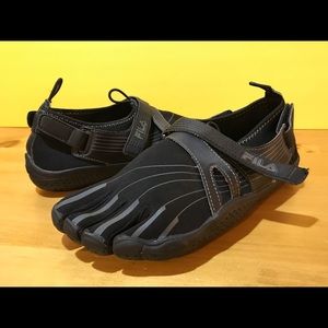 Women's Size 7 Black FILA Skele-Toes Water Shoes
