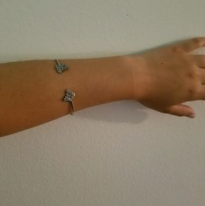 Arm bracelet