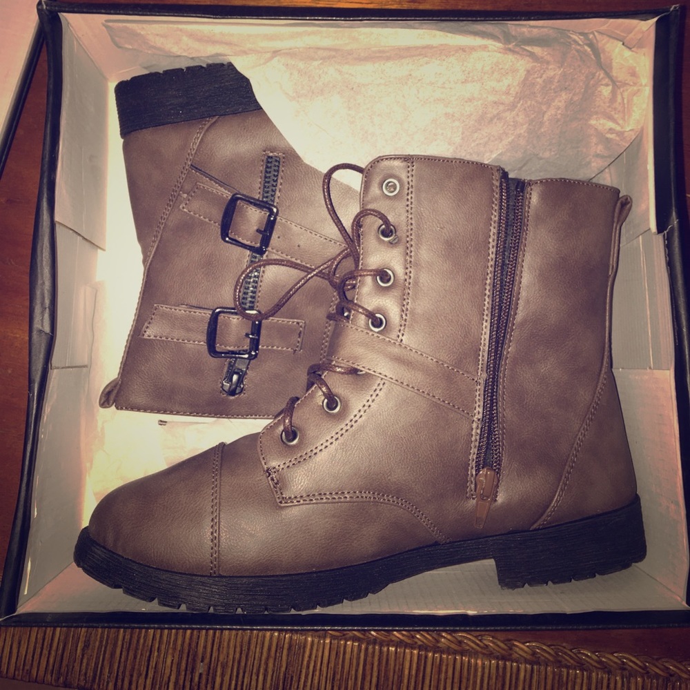 Women's boots