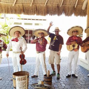 Meet your Posher, Carey