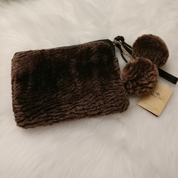 Patricia Nash Handbags - Patricia Nash sherpa chocolate leather wristlet