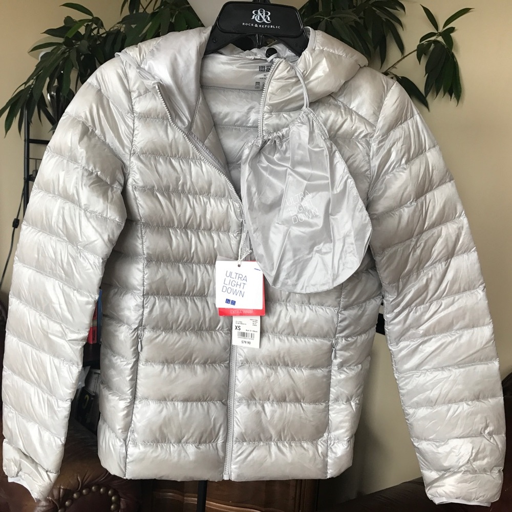 Uniqlo ultra light down jacket w/pouch Silver -XS