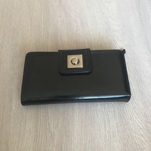 Versatile Black wallet with storage for everything