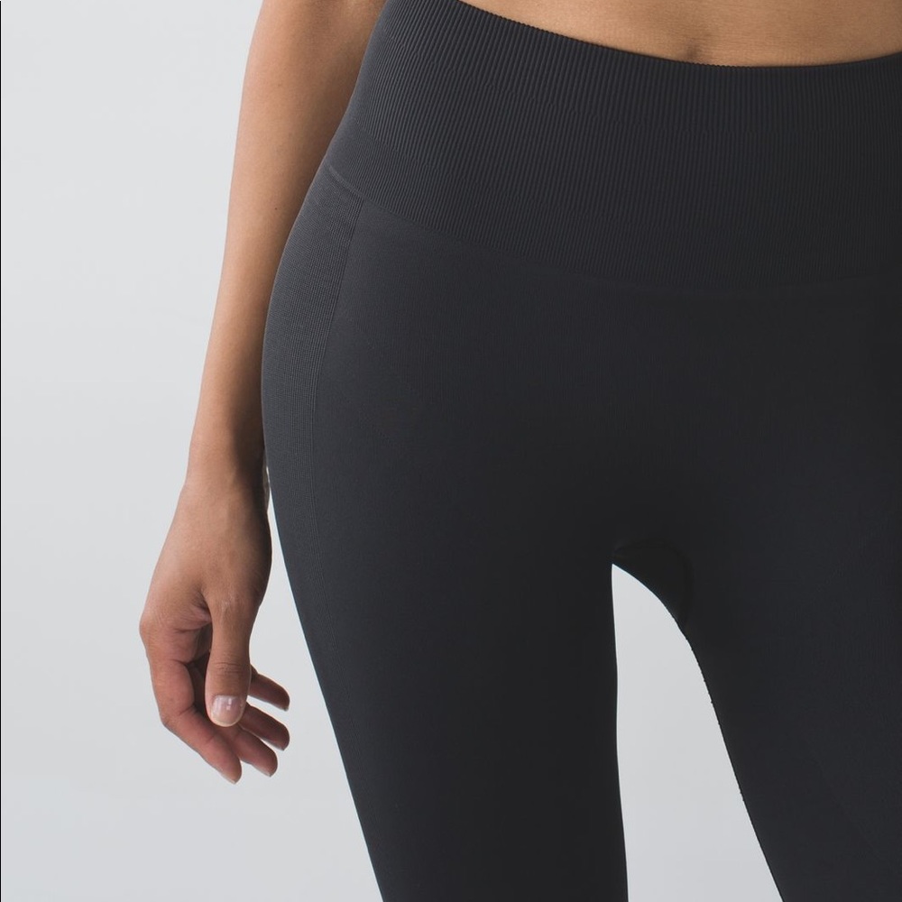 Zone in Crop sz 4 black