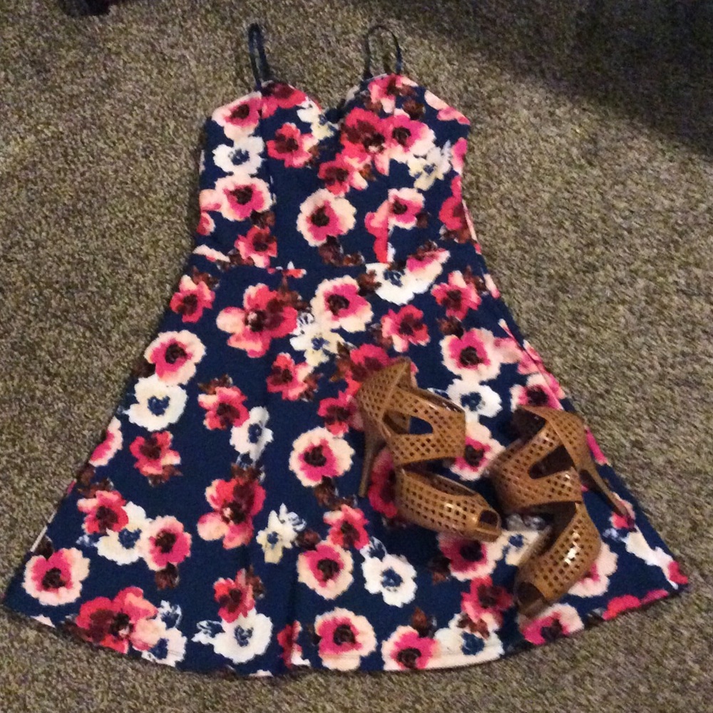 Navy w flower 💐🌺🌸skater dress