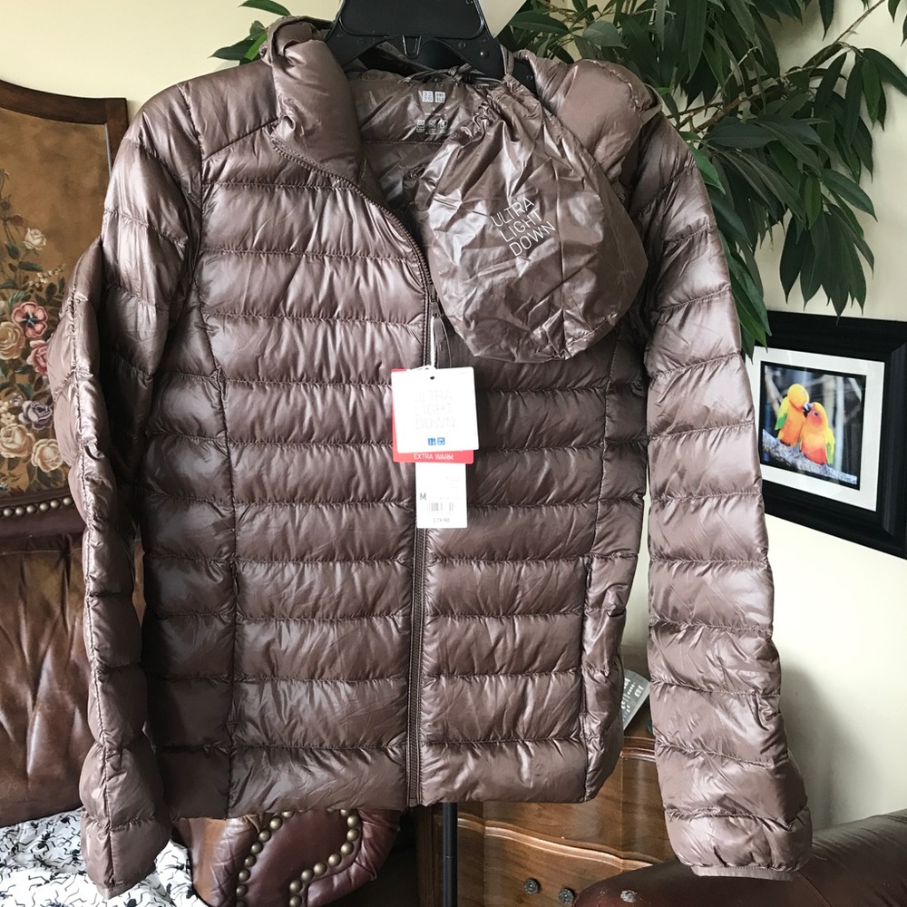 Uniqlo ultra light down jacket w/pouch Brown Sz M