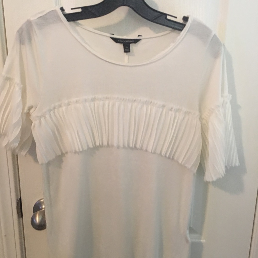Banana Republic Couture ruffle t shirt