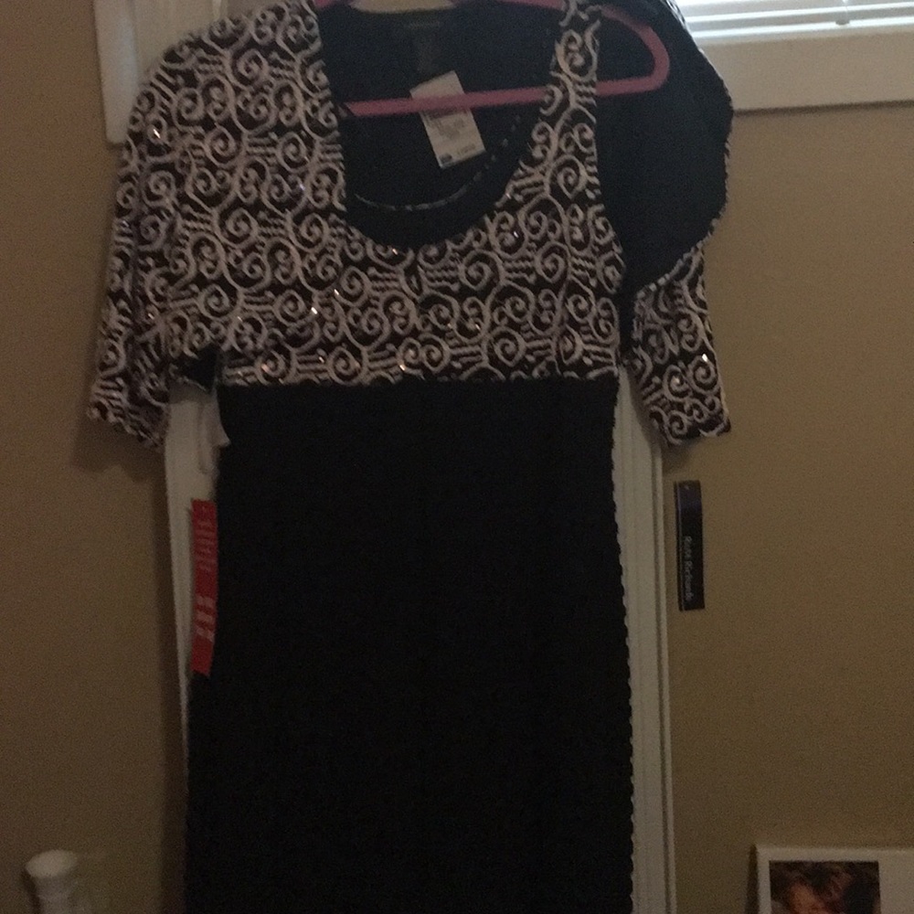 Dress - Picture 2 of 3
