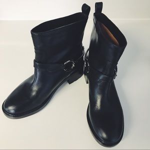 New Coach Gillian Boot