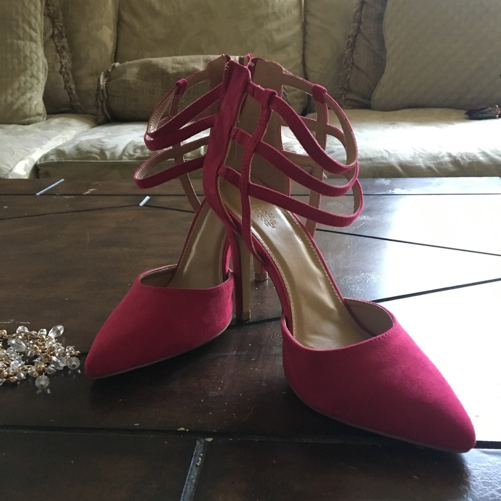 Suede pink pumps