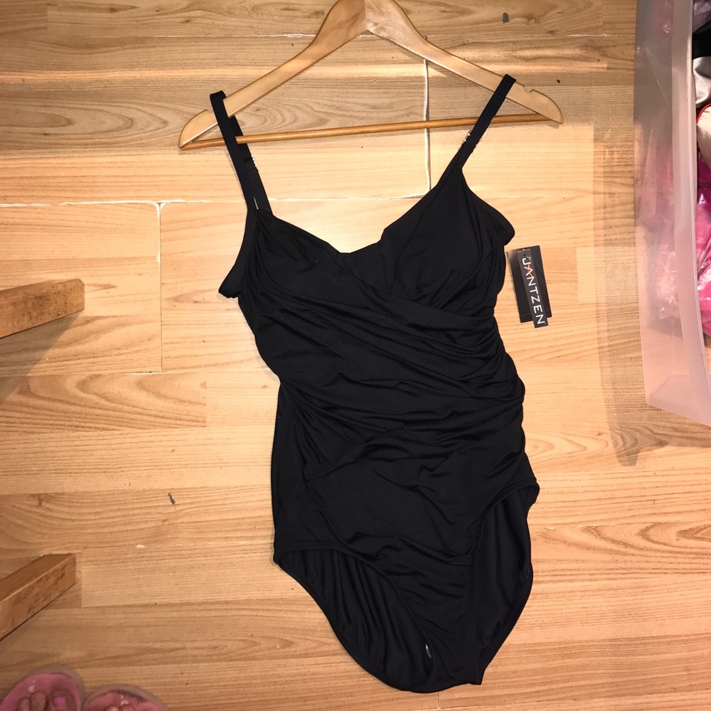 NWT🖤🖤 JANTZEN black One piece size 10