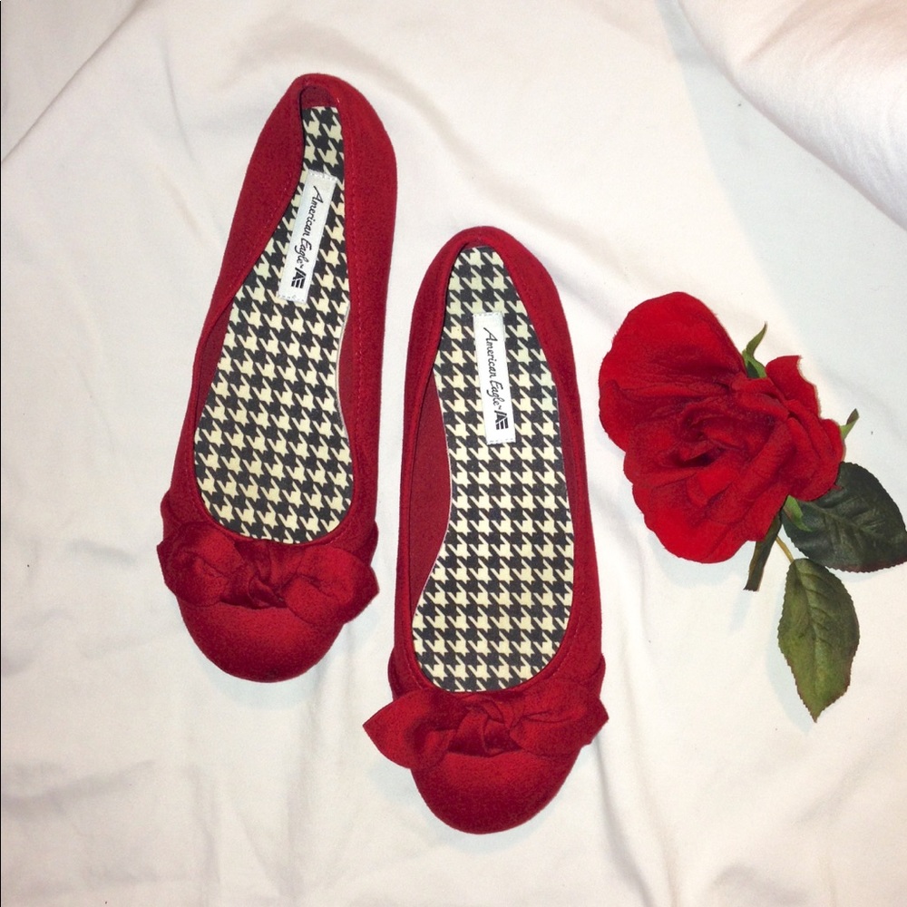 Elegant red flat dress shoe