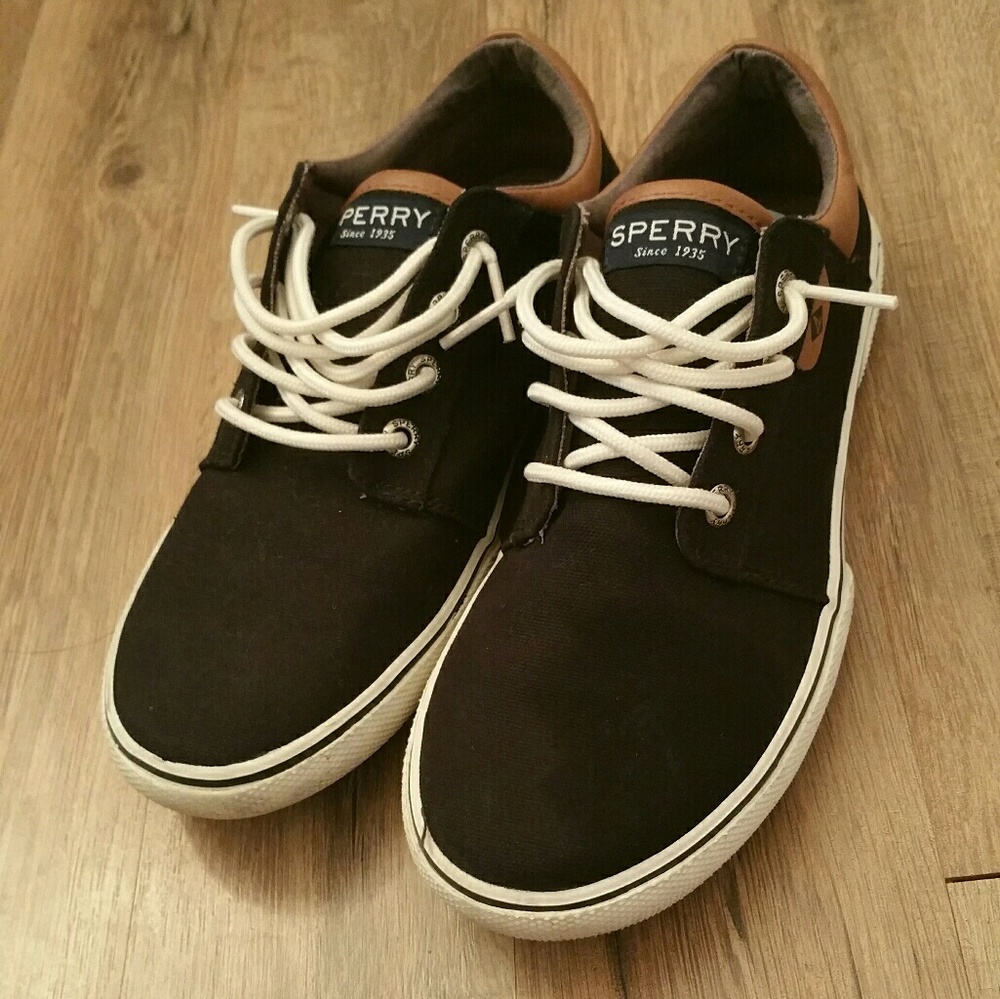 Kids black sperrys