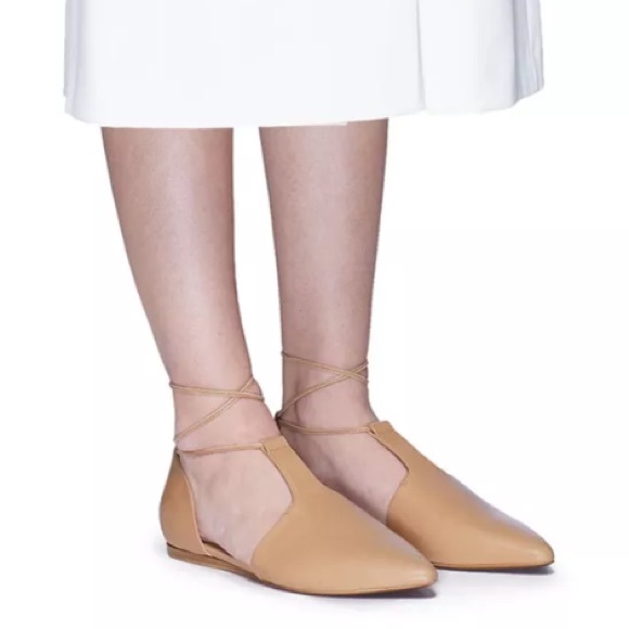 🛑SOLD$325 NIB Vince Nude Leather Lace-up Flats 39 - Picture 1 of 8