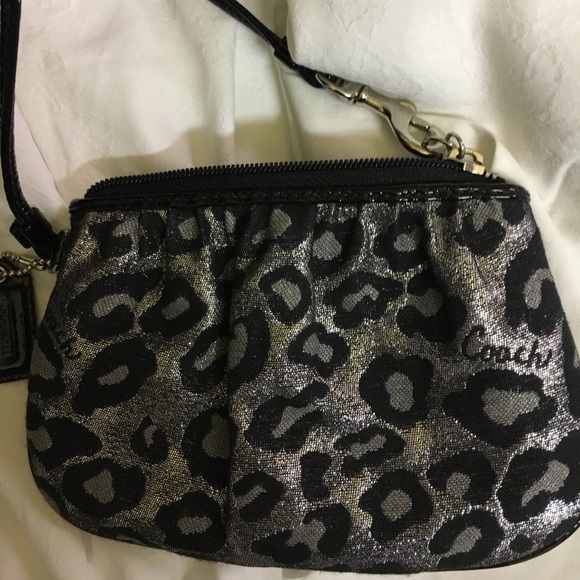 Coach Handbags - Coach Wristlet