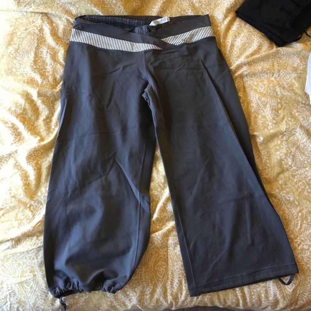 Lululemon Grey Capris Pants size 12