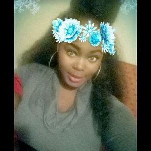 Meet your Posher, Alexis