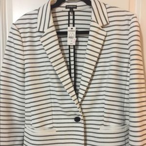 Express L B&W striped fitted jacket 😍