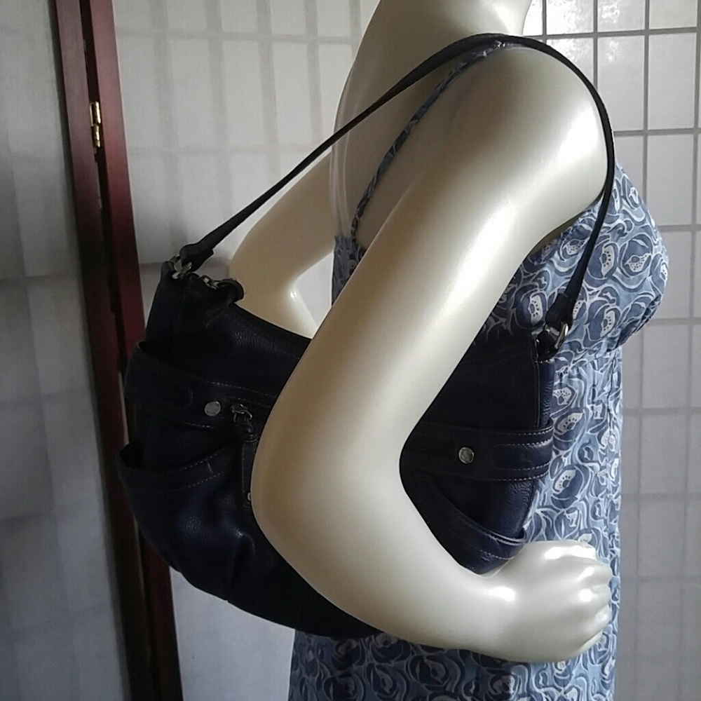Dress - Picture 4 of 9