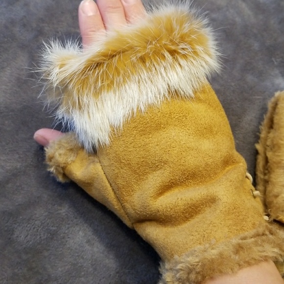 Faux Fur Fingerless Gloves - Picture 2 of 3