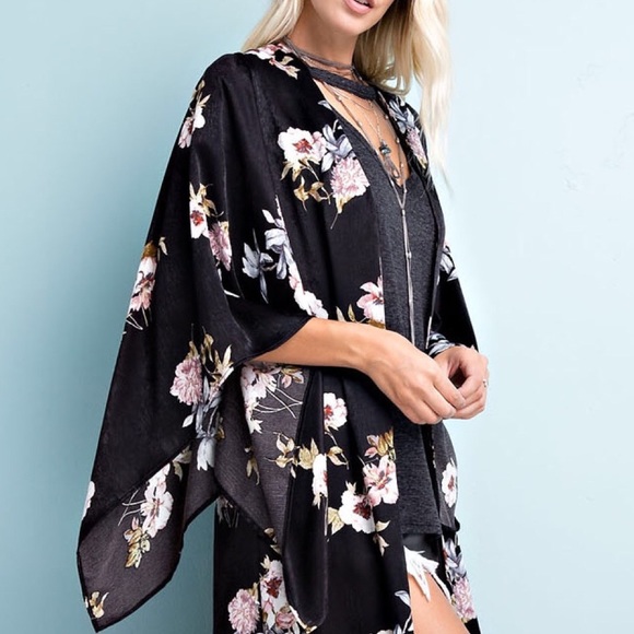 Long Kimono Floral Duster Cardigan 🌸 - Picture 3 of 3