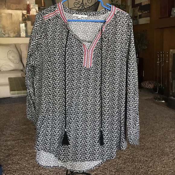 Beautiful and fun print blouse! - Picture 1 of 4