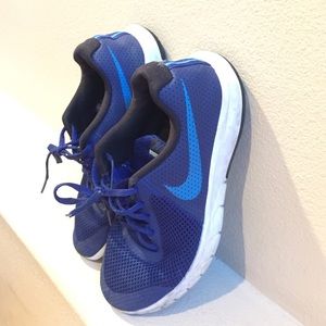 Nike navy/turquoise size 6.5 boys, Flex experience